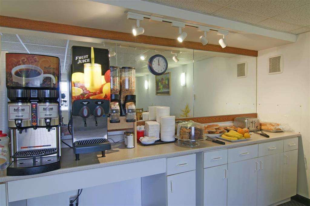 Americas Best Value Inn Hyannis הייאניס מסעדה תמונה
