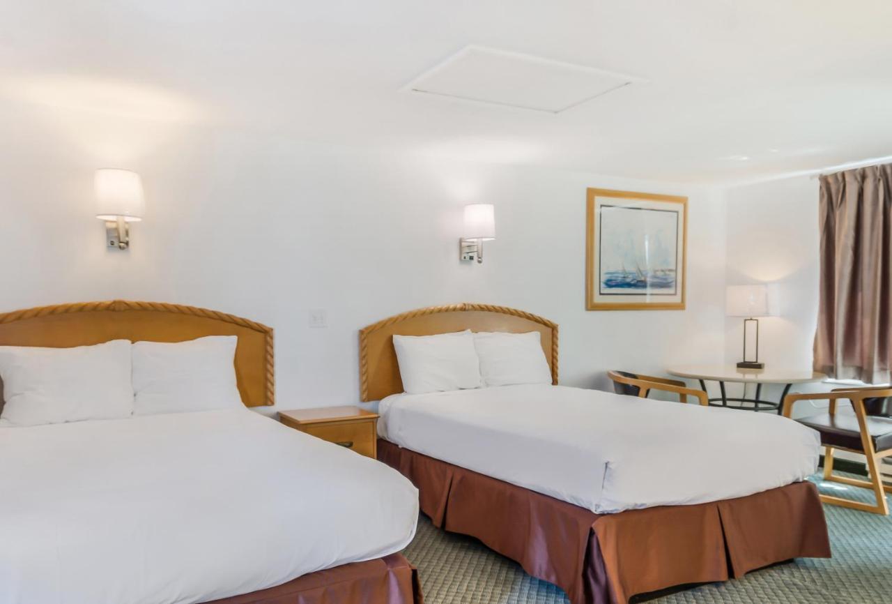 Americas Best Value Inn Hyannis הייאניס מראה חיצוני תמונה