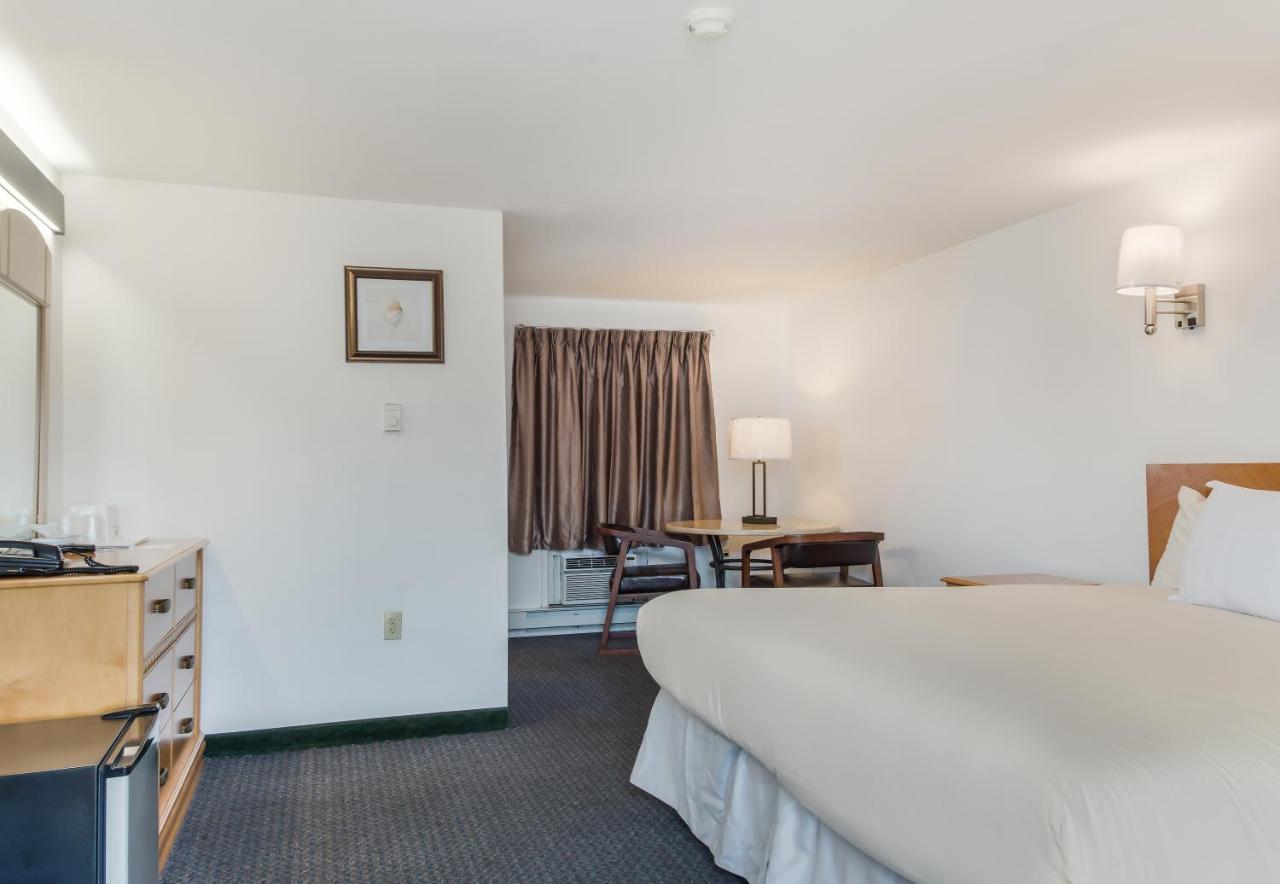 Americas Best Value Inn Hyannis הייאניס מראה חיצוני תמונה