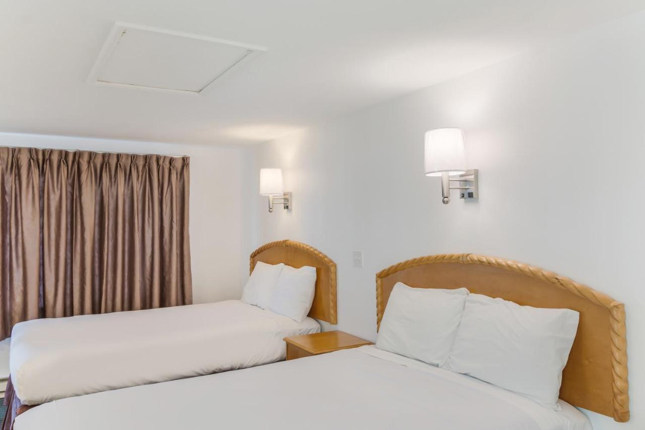 Americas Best Value Inn Hyannis הייאניס מראה חיצוני תמונה