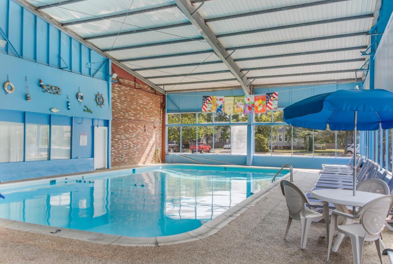 Americas Best Value Inn Hyannis הייאניס מראה חיצוני תמונה