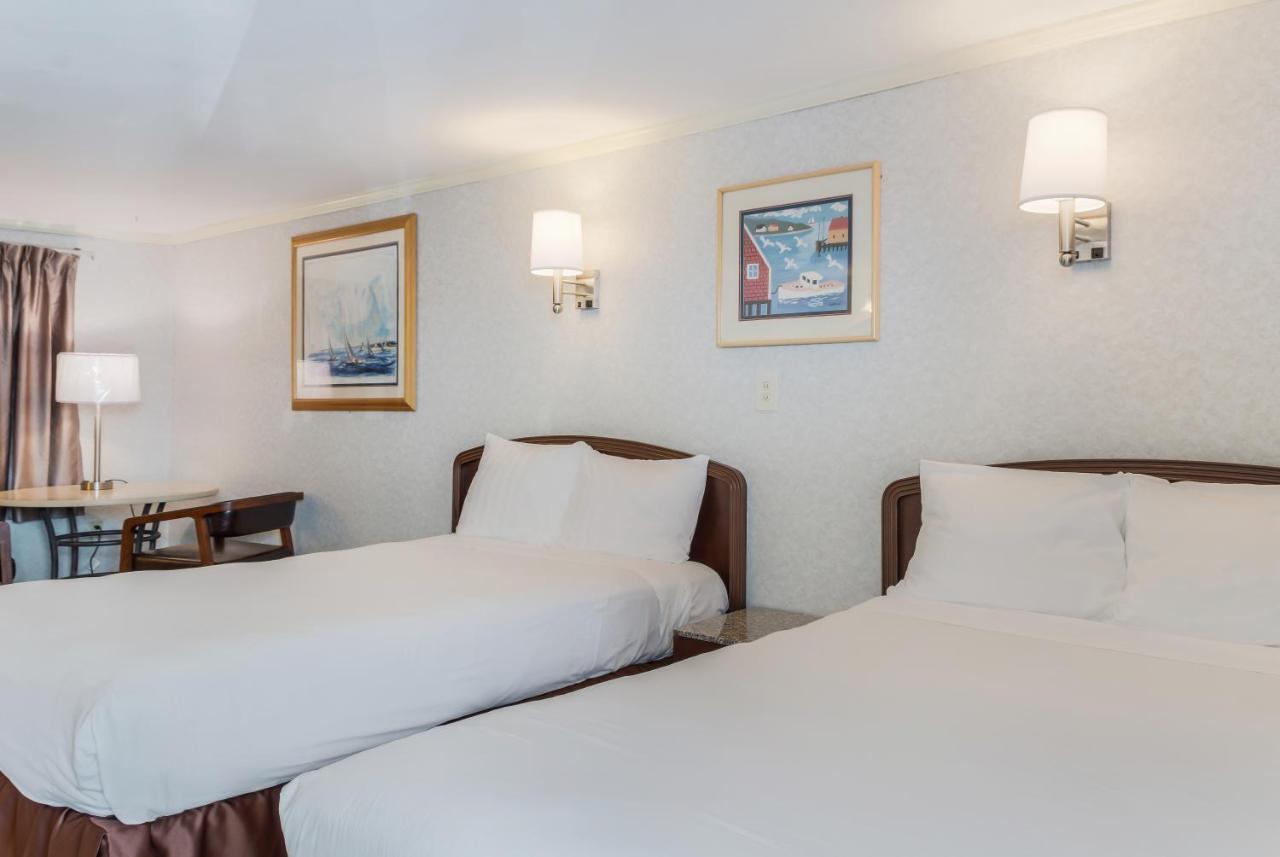 Americas Best Value Inn Hyannis הייאניס מראה חיצוני תמונה