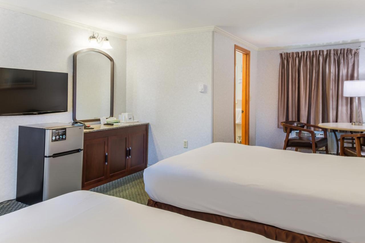Americas Best Value Inn Hyannis הייאניס מראה חיצוני תמונה